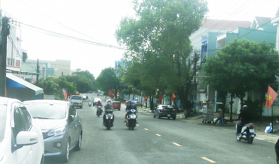 Khuyến cáo người dân chủ động tiếp tục thực hiện các biện pháp phòng-chống dịch và dự phòng cá nhân như: đeo khẩu trang nơi công cộng, thường xuyên khử khuẩn, rửa tay sạch,… Ảnh: Gia Bảo Khuyến cáo người dân chủ động tiếp tục thực hiện các biện pháp phòng-chống dịch và dự phòng cá nhân như: đeo khẩu trang nơi công cộng, thường xuyên khử khuẩn, rửa tay sạch,…