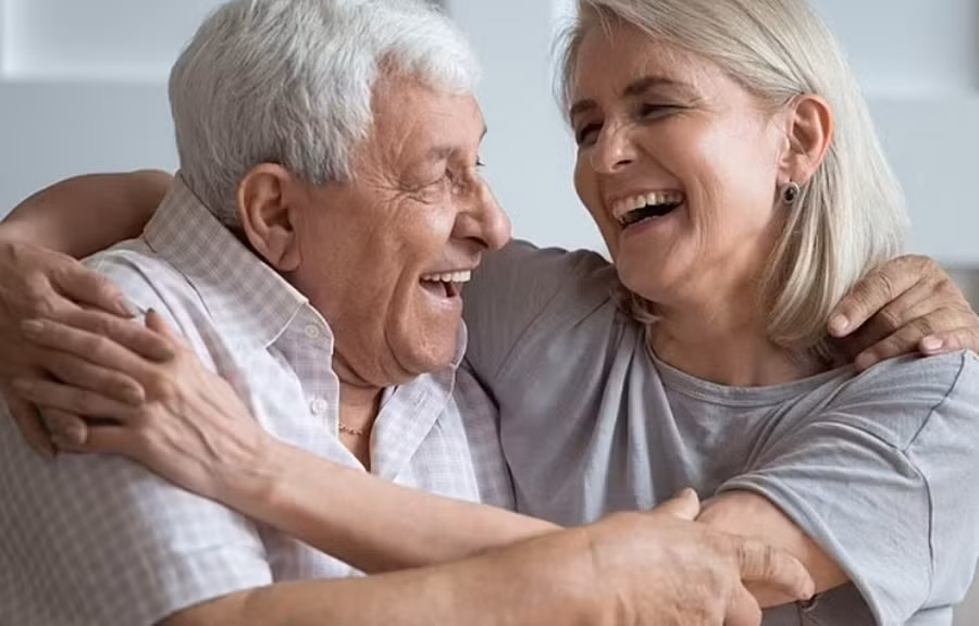 Kết quả cho thấy uống đủ nước có thể làm chậm quá trình lão hóa và kéo dài cuộc sống khỏe mạnh. Ảnh: Shutterstock