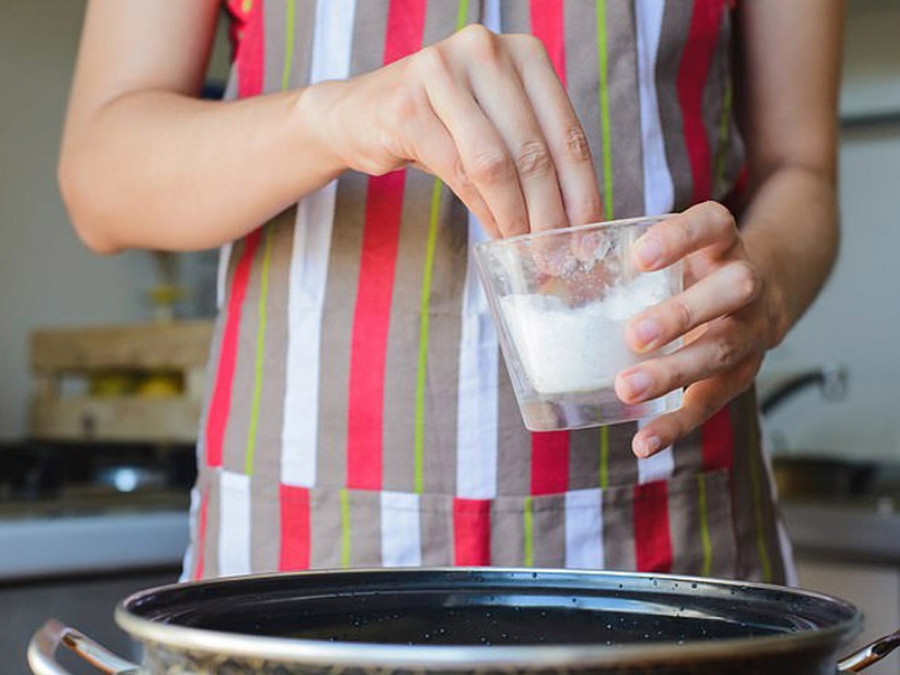 Thủ phạm lớn nhất gây ra huyết áp cao chính là muối ăn. Ảnh: Shutterstock