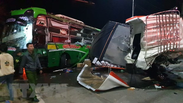 Hiện trường một vụ tai nạn giao thông. (Ảnh: Đậu Tất Thành/TTXVN) Hiện trường một vụ tai nạn giao thông. (Ảnh: Đậu Tất Thành/TTXVN)