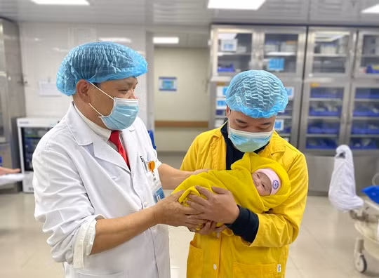 Anh Vũ Ngọc Khiêm đón thêm thành viên mới sau ít phút bước sang năm 2023