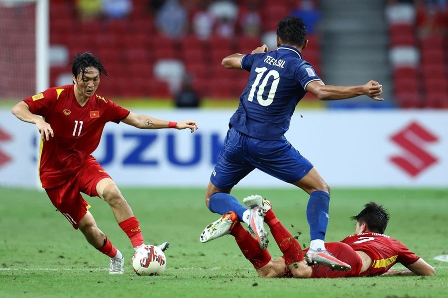 Tuyển Việt Nam từng thua Thái Lan với tổng tỉ số 0-2 tại bán kết AFF Cup 2020. Ảnh: AFP