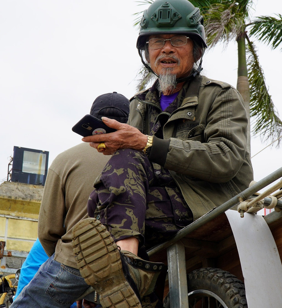 Ông già gân Nguyễn Viết Ngữ của hội xe kéo. Ảnh: Nguyễn Phúc