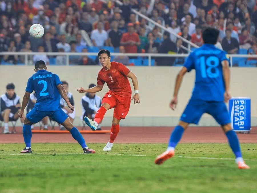 Tuyển Việt Nam hãy chơi bằng cái đầu lạnh. Ảnh: Độc Lập