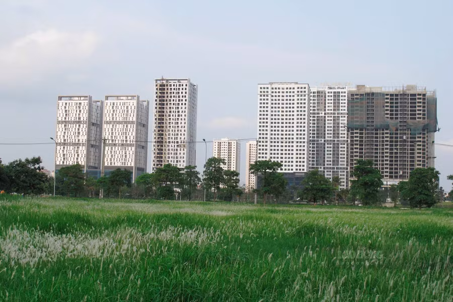 Một số chuyên gia nhận định giá chung cư khó giảm trong ngắn hạn. Ảnh minh họa: Phan Anh