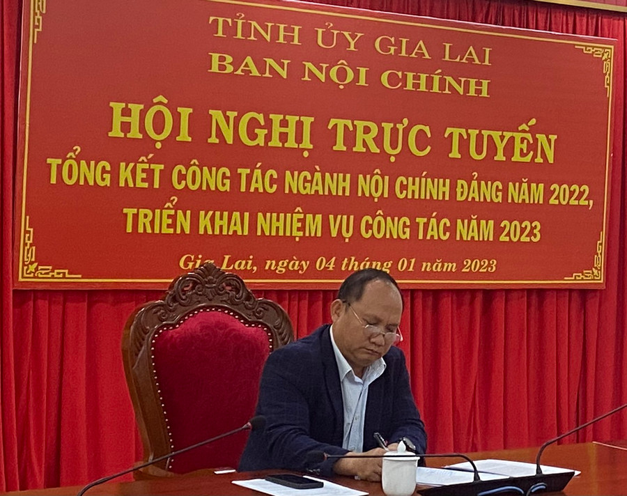 Phó Bí thư Tỉnh ủy, Trưởng ban Nội chính Tỉnh ủy Rah Lan Chung chủ trì Hội nghị tạo điểm cầu Gia Lai. Ảnh: Lê Anh ông Rah Lan Chung-Phó Bí thư Tỉnh ủy, Trưởng ban Nội chính Tỉnh ủy chủ trì Hội nghị