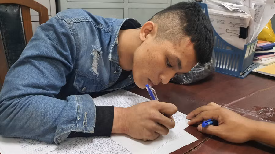 Đối tượng Bảo tại cơ quan công an. Ảnh: Phương Linh