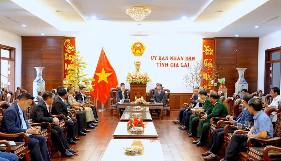 Quang cảnh tiếp Đoàn đại biểu cấp cao tỉnh Kampong Thom thăm, chúc Tết tại UBND tỉnh Gia Lai. Ảnh: Mộc Trà Quang cảnh tiếp Đoàn đại biểu cấp cao tỉnh Kampong Thom thăm, chúc Tết tại UBND tỉnh Gia Lai. Ảnh: Mộc Trà