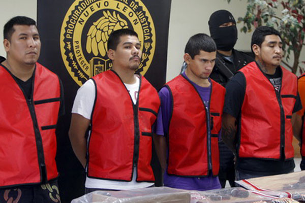 Các thành viên của tập đoàn ma túy Los Zetas bị cho là liên quan tới vụ tấn công vào sòng bài Royale ngày 25-8-2011.