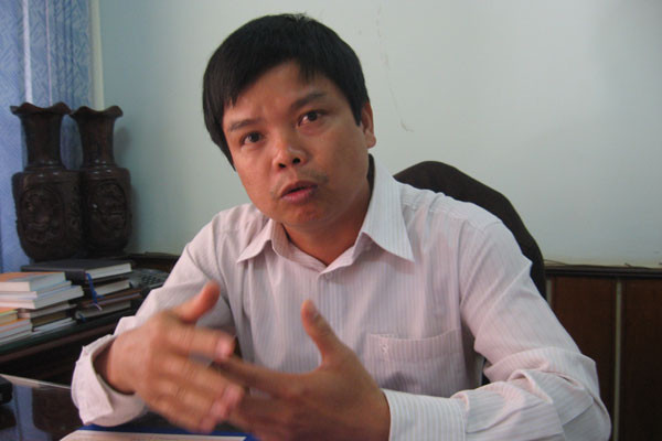 Ông Nguyễn Hữu Quế trả lời phóng viên. Ảnh: Ngọc Linh Ông Nguyễn Hữu Quế trả lời phóng viên. Ảnh: Ngọc Linh