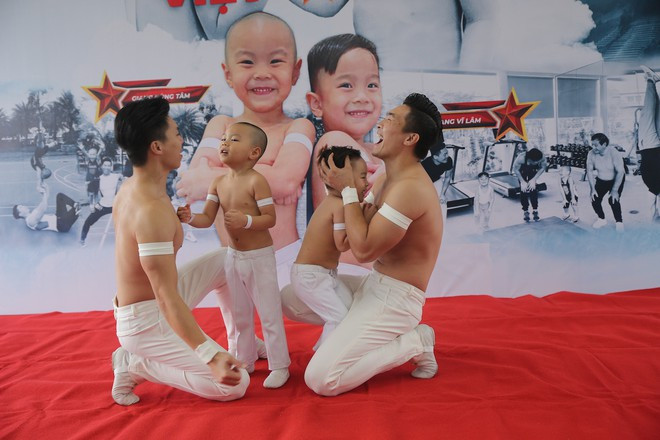 Anh em nhà họ Giang vỡ òa trước sự nỗ lực của hai con trai ẢNH: VIỆT KHOA