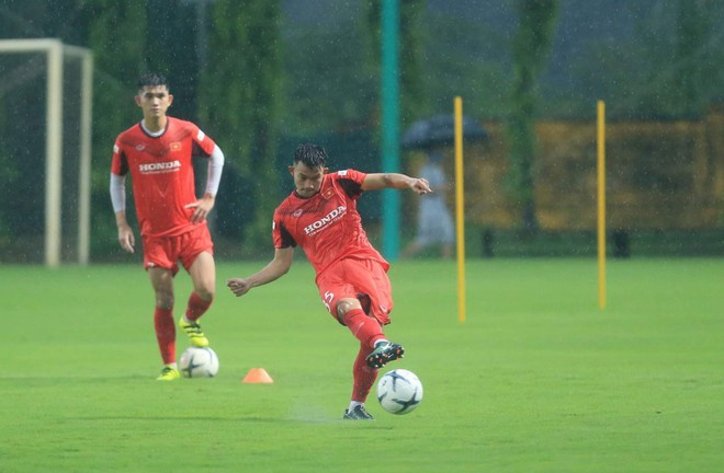 Tiền vệ Hồng Sơn ẢNH: KHẮC VIỆT