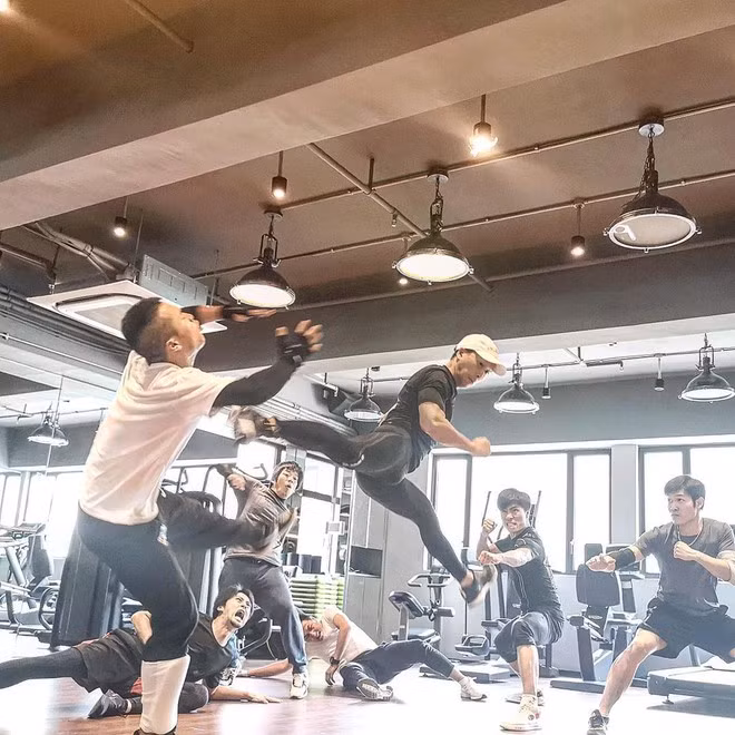 Nam diễn viên thường xuyên đăng tải những hình ảnh tập luyện lên trang cá nhân và khiến công chúng trầm trồ, ngưỡng mộ ẢNH: WEIBO NV