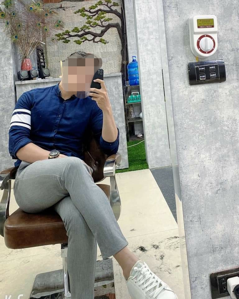 Nam HLV thể hình có body lý tưởng và vẻ ngoài như hot boy lại sa ngã dưới sức mạnh kim tiền Nam HLV thể hình có body lý tưởng và vẻ ngoài như hot boy lại sa ngã dưới sức mạnh kim tiền