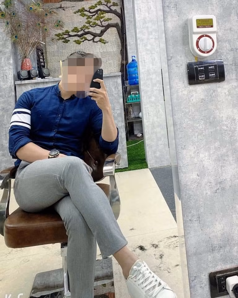 Nam HLV thể hình có body lý tưởng và vẻ ngoài như hot boy lại sa ngã dưới sức mạnh kim tiền