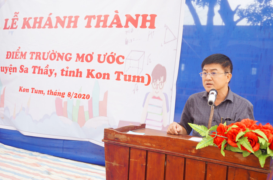 Ông Phan Huy Hà - Phó Tổng biên tập Báo NTNN/Điện tử Dân Việt chia sẻ, trong nhiều năm qua hoạt động từ thiện của Báo luôn được phát huy hiệu quả và góp phần mang lại nhiều thay đổi to lớn ở các vùng quê nghèo.