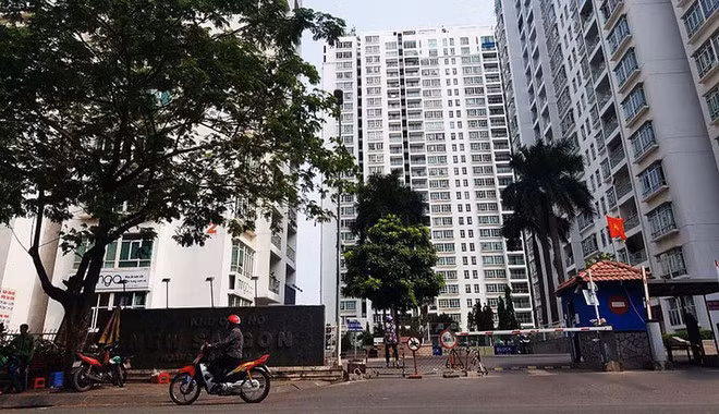 Chung cư nơi ông Bùi Quang Tín tử vong - ẢNH: TRÁC RIN
