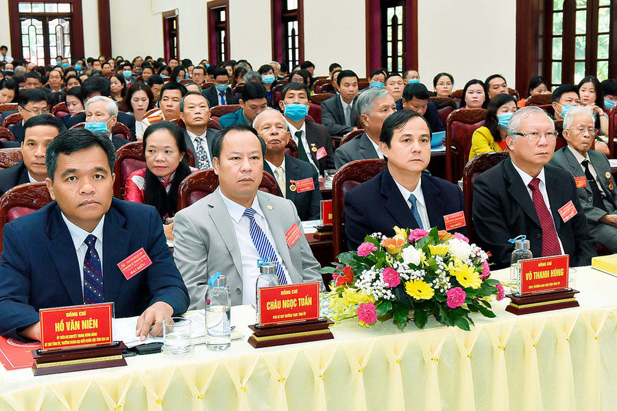 Các đồng chí lãnh đạo tỉnh dự Đại hội. Ảnh: Đức Thụy