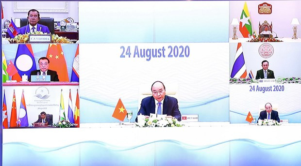 Thủ tướng Nguyễn Xuân Phúc, Chủ tịch ASEAN 2020 phát biểu tại hội nghị. (Ảnh: Thống Nhất/TTXVN)