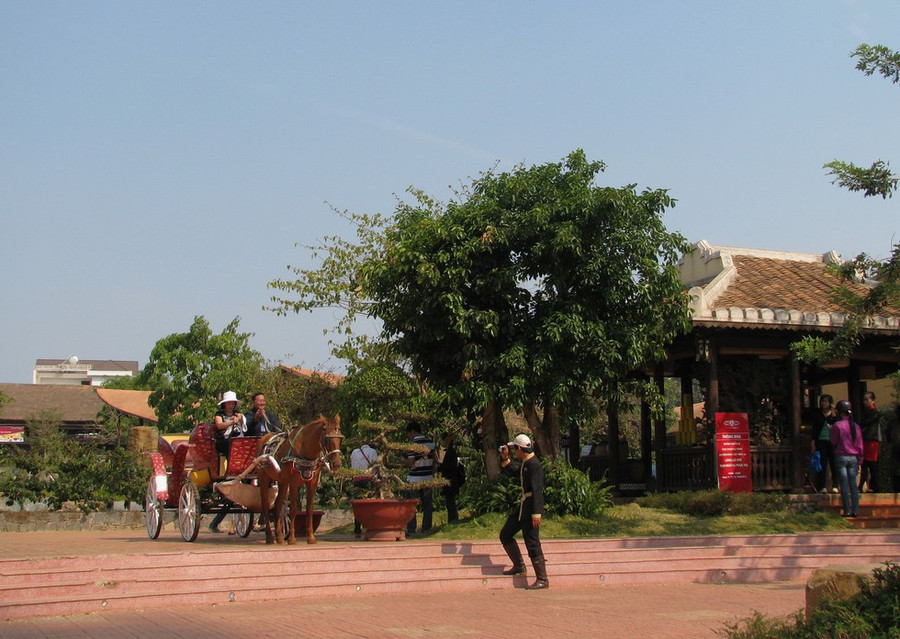  Đắk Lắk giờ đã phát triển hơn xưa, đường nhựa đã về đến các trung tâm xã, đường bê tông gần như phủ kín làng quê - Ảnh: Thiên Anh