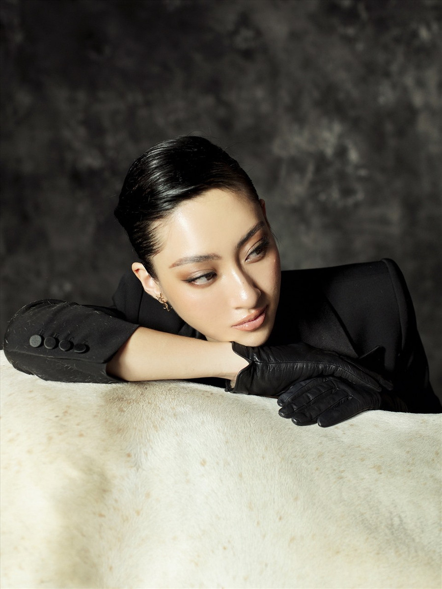 Bước sang tuổi mới, Hoa hậu Lương Thuỳ Linh cho biết mình đang ấp ủ nhiều dự định trong nửa nhiệm kỳ còn lại. Ảnh: Tang Tang.