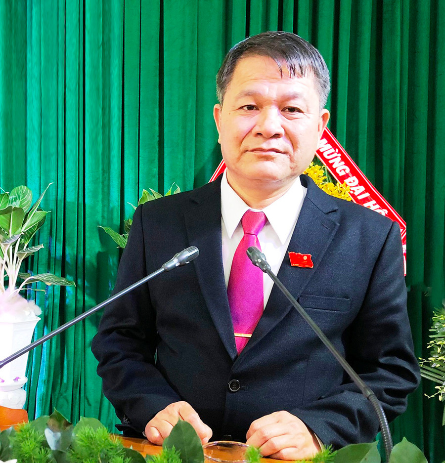 Ông Đinh Văn Dũng được bầu giữ chức Bí thư Huyện ủy Chư Prông khóa XVII nhiệm kỳ 2020-2025. Ảnh: Hoàng Nam Ông Đinh Văn Dũng được bầu giữ chức Bí thư Huyện ủy Chư Prông khóa XVII nhiệm kỳ 2020-2025