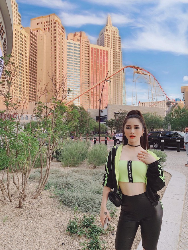 Nữ ca sĩ sinh năm 1995 tranh thủ khám phá khắp nơi