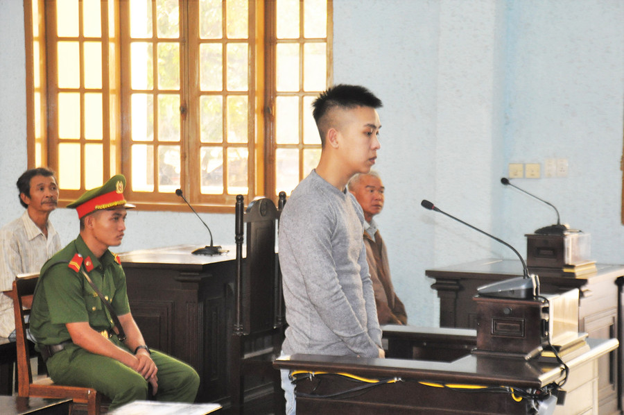  Bị cáo Nhựt tại phiên tòa. Ảnh: R'Ô Hok