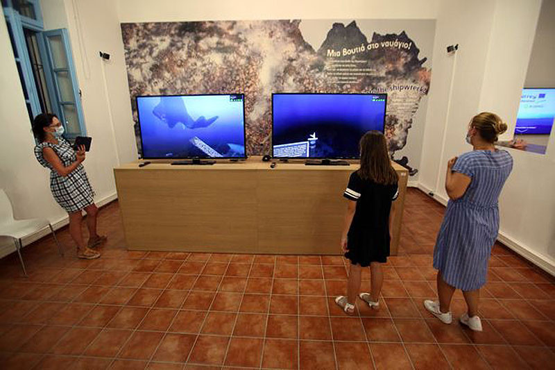 Du khách có thể chiêm ngưỡng hiện vật cổ dưới đáy biển qua công nghệ XR (Ảnh: REUTERS)