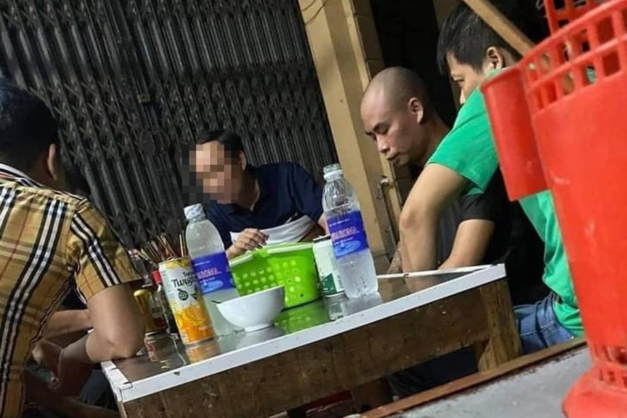 Đối tượng nổ súng bắn người bị bắt khi đang lẩn trốn ở tỉnh Bắc Giang. Ảnh: G.Đạt