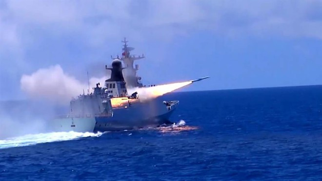 Một cuộc tập trận gần đây của Trung Quốc trên biển Hoa Đông -Ảnh: Weibo