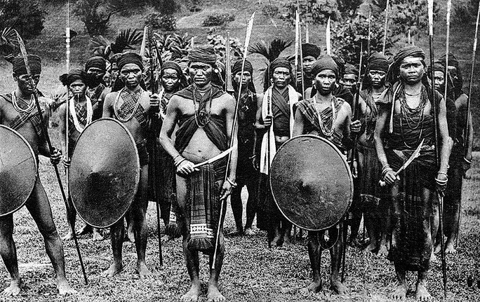  Nhóm chiến binh dân tộc thiểu số ở miền Trung và miền Nam lúc bấy giờ.