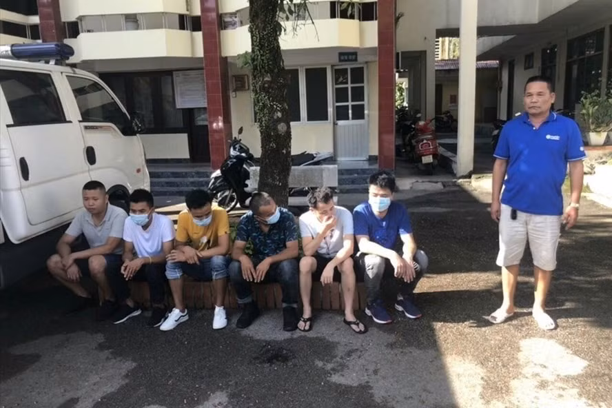 Trước đó tại Quảng Ninh, nhiều đối tượng Trung Quốc nhập cảnh trái phép bằng tàu bị lực lượng chức năng phát hiện và bắt giữ. Nguồn Đông Vương