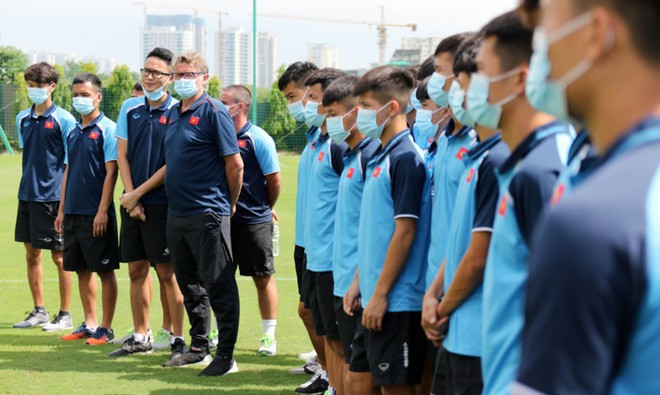 Hành trình chinh phục đỉnh cao của thầy trò HLV Troussier ẢNH: VY KHÁNH