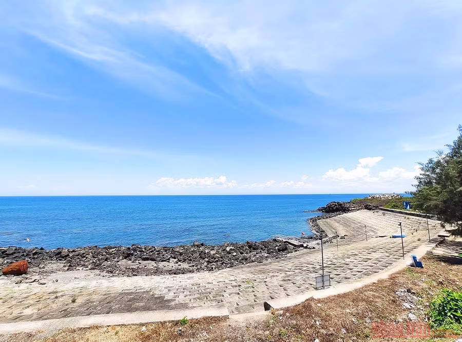 Trong chiến tranh, nơi đây cũng là nơi cập bến của những người đêm đêm vượt biển tiếp tế cho đảo. (Ảnh: MINH DUY)