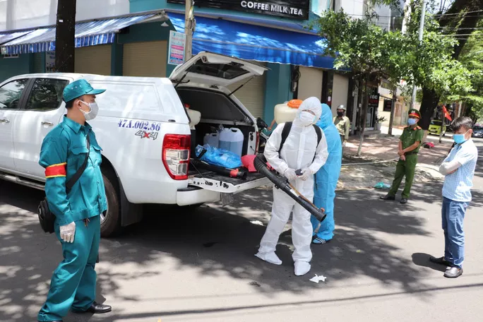 Cơ quan chức năng phong tỏa đường Hoàng Diệu Cơ quan chức năng phong tỏa đường Hoàng Diệu