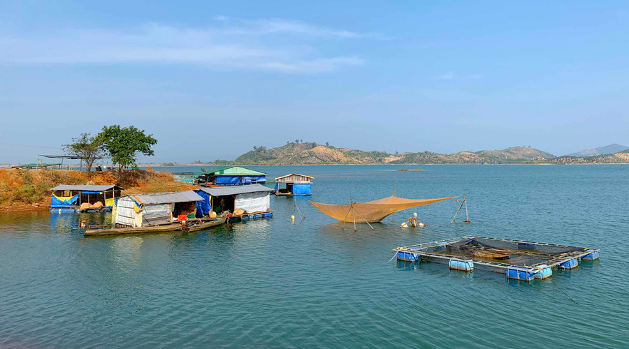 Khung cảnh yên bình của lòng hồ Sê San 4 (xã Ia O, huyện Ia Grai). Ảnh: Phương Linh