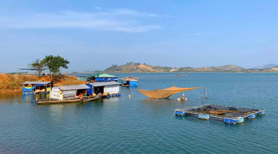 Khung cảnh yên bình của lòng hồ Sê San 4 (xã Ia O, huyện Ia Grai). Ảnh: Phương Linh