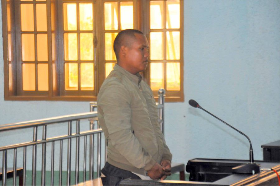 Bị cáo Yik tại phiên tòa. Ảnh: R'Ô Hok