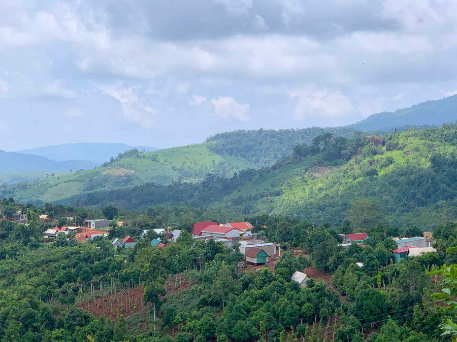 Một góc làng Pờ Yầu nhìn từ trên cao. Ảnh: Phương Linh