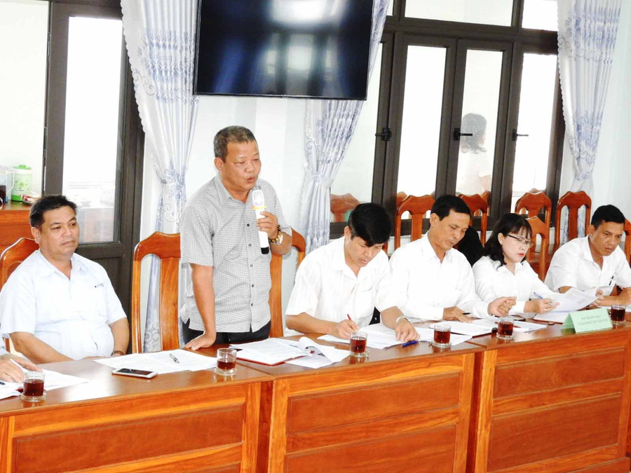 Các đại biểu tham gia ý kiến với Đoàn công tác của Ban Thường trực Ủy ban Trung ương MTTQ Việt Nam. Ảnh: Thanh Nhật 