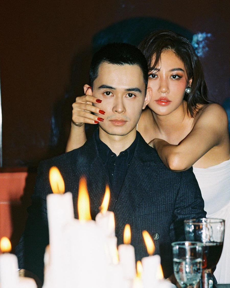 Văn Mai Hương gợi cảm bên trai đẹp: “Xin lỗi anh, em lại quên rằng mình đã chia tay từ rất lâu rồi”. Văn Mai Hương gợi cảm bên trai đẹp: “Xin lỗi anh, em lại quên rằng mình đã chia tay từ rất lâu rồi”.