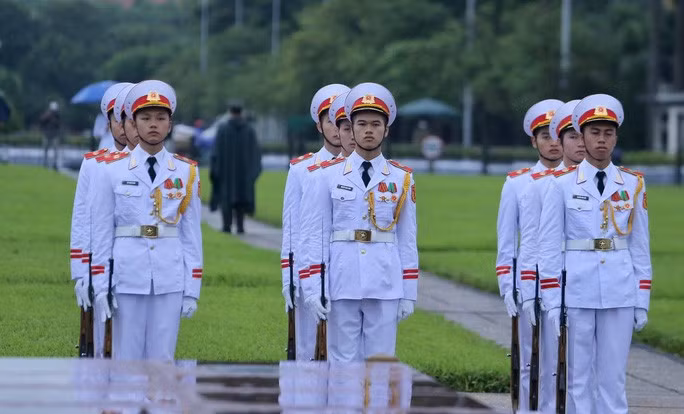  Trong không khí trang nghiêm, thành kính