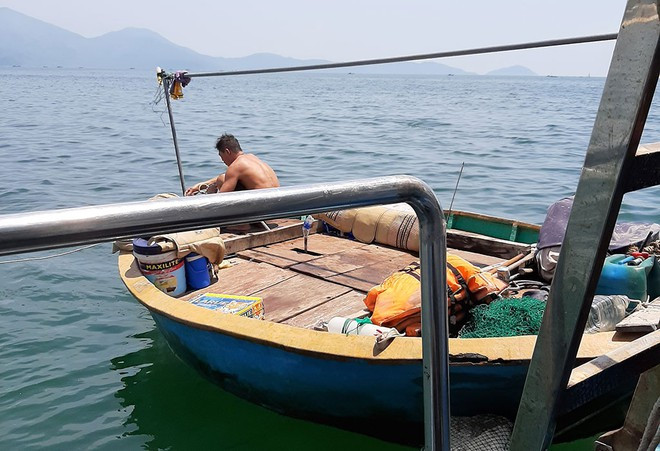 Tý chuẩn bị đi thăm lờ mực ẢNH: NGUYỄN THẾ THỊNH