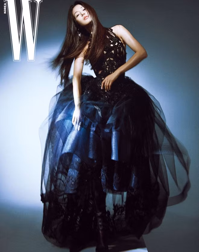 Jun Ji Hyun khoe thân hình chuẩn trên tạp chí ẢNH: W KOREA