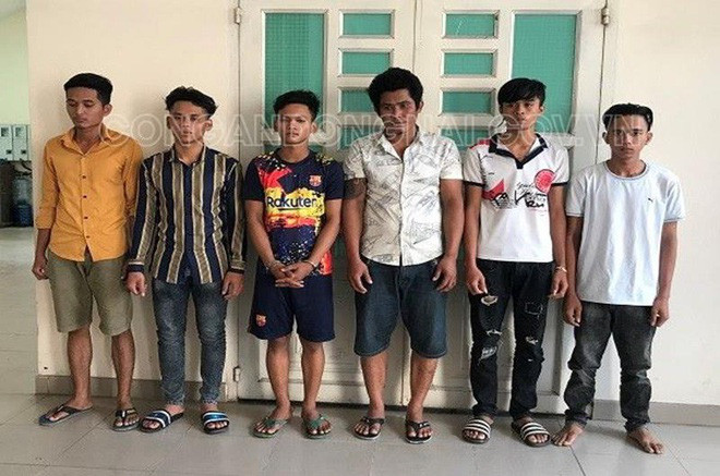 Châu Thươl (thứ 3 từ trái sang) bị bắt ngay đêm gây án. Ảnh: Công an Đồng Nai.