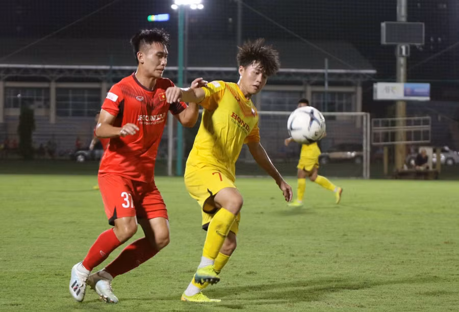 Sau trận đấu tập với Viettel, các tuyển thủ U22 Việt Nam vẫn rất 