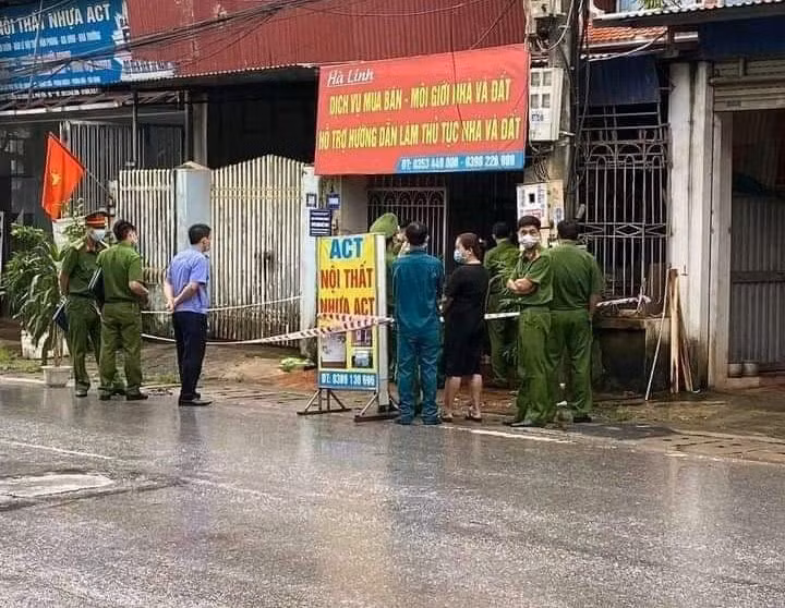 Do xảy ra mâu thuẫn trong quá trình yêu đương, Hoàng Mạnh Thọ đã mang dao đến phòng trọ sát hại người tình.