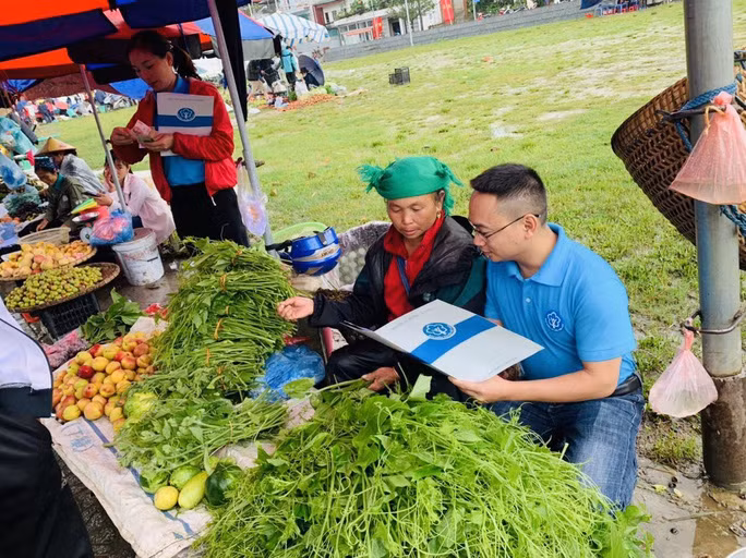 Tuyên truyền, vận động người dân tham gia BHXH tự nguyện- Ảnh BHXH tỉnh Lai Châu