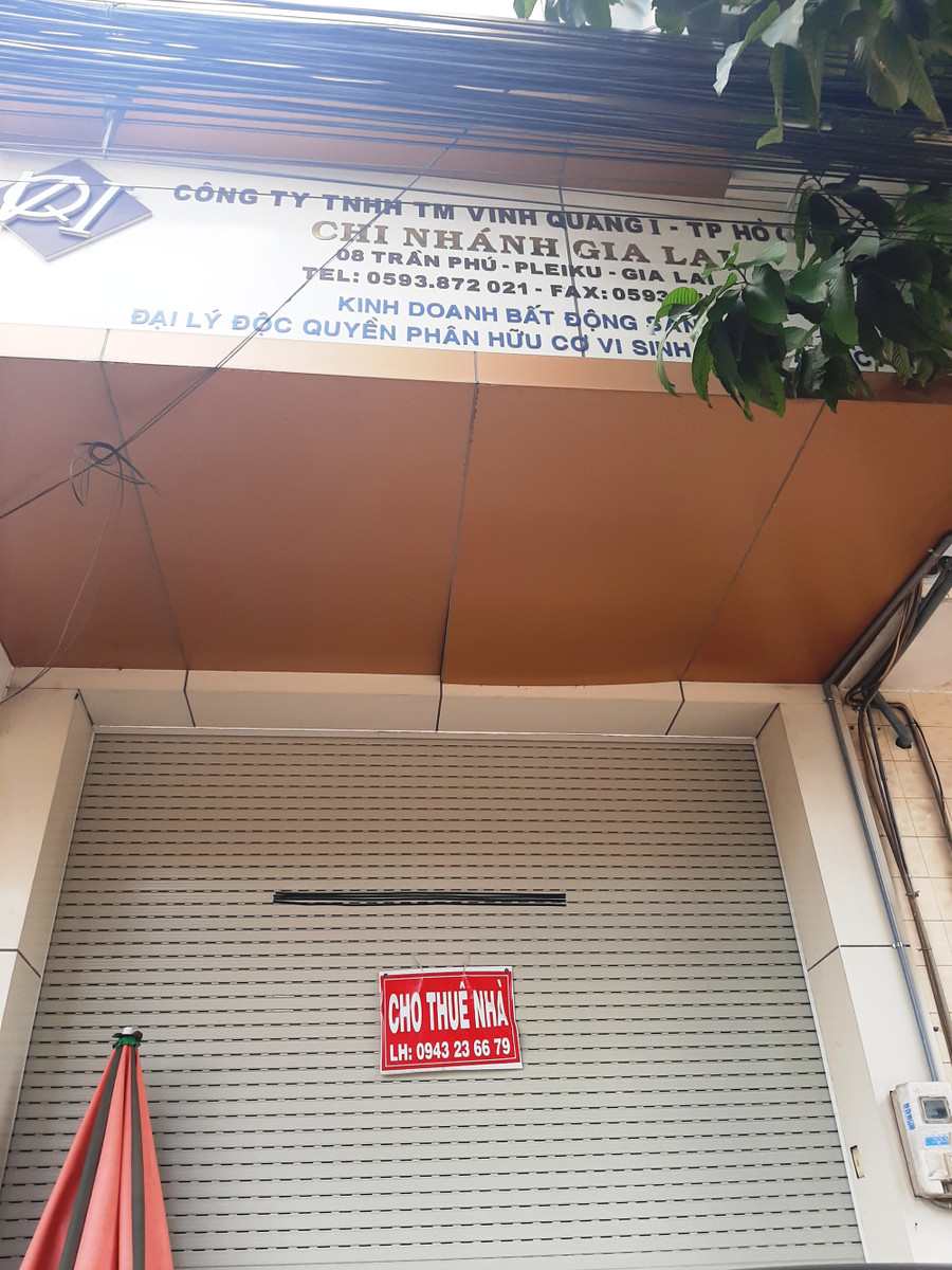 Trụ sở Công ty Vinh Quang I - chi nhánh Gia Lai hiện đã đóng cửa, treo biển cho thuê nhà. Ảnh Đình Văn